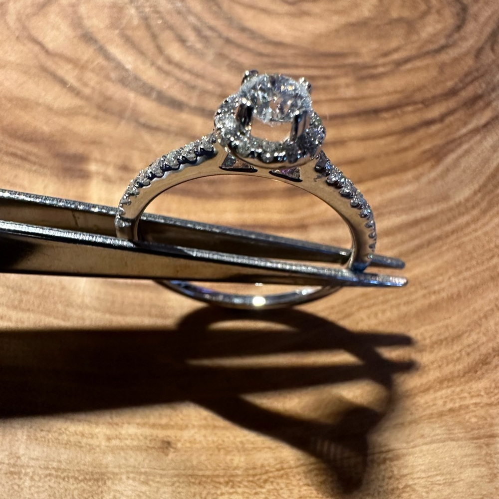 Diamond 💍 Ring (NWT)